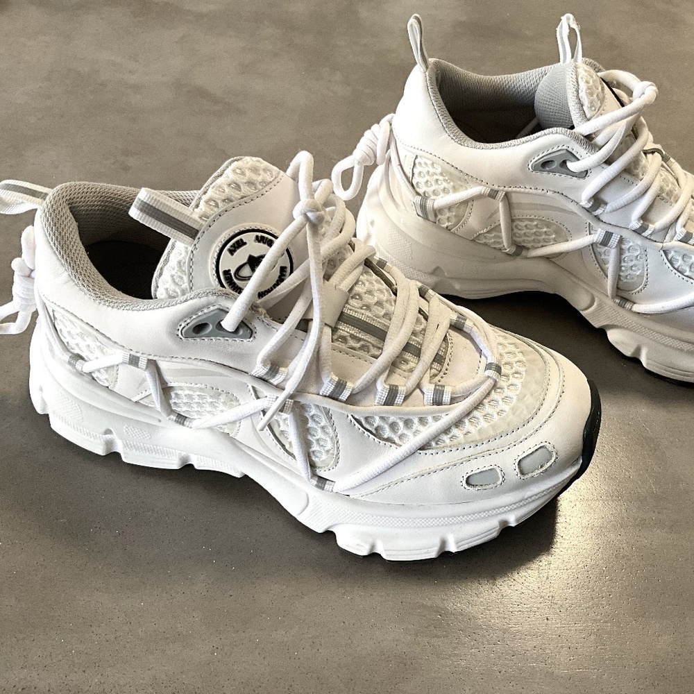 Axel Arigato White Marathon R-Web Sneaker, size 36